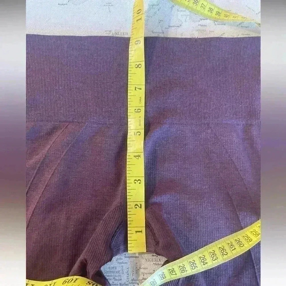 lulemon In The Flow Crop II Heathered Berry - Picture 4 of 8